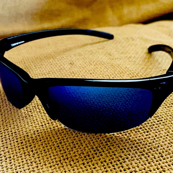 Calcutta Bermuda Sunglasses 100% UV Protect Polarized Shiny Blue & Black Used - Picture 1 of 11